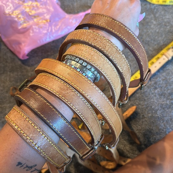 7 authentic Noe Adjustable straps & 8 Drawstrings - Picture 5 of 6